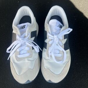 New Balance women’s 237